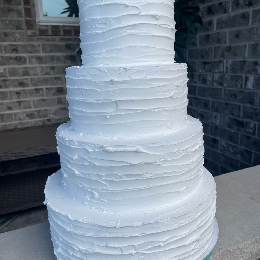 Elegant White Tiered Cake Decoration